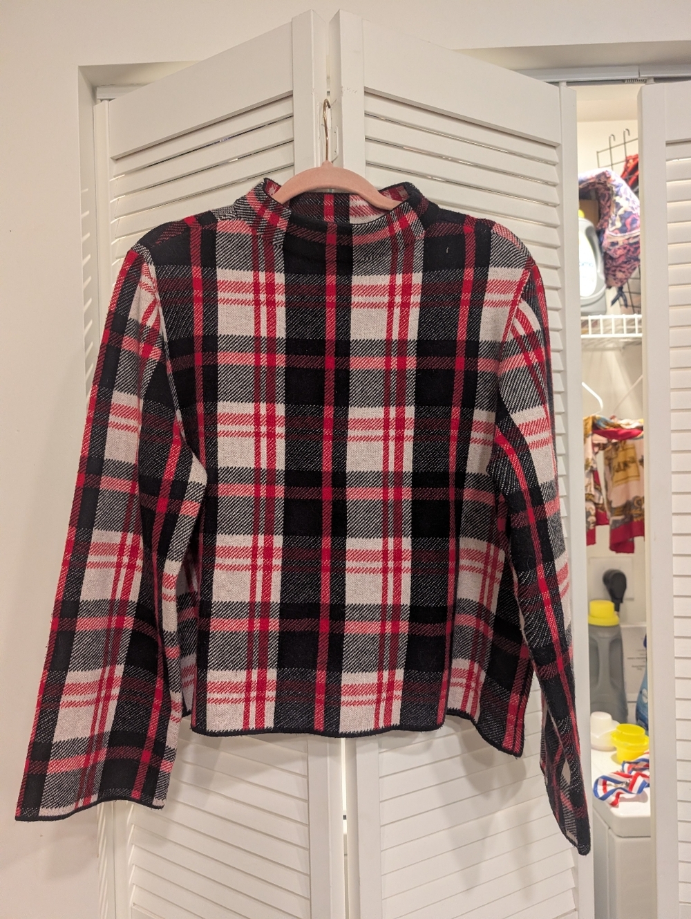 Ann Taylor Red Black and White Plaid Sweater Size Large